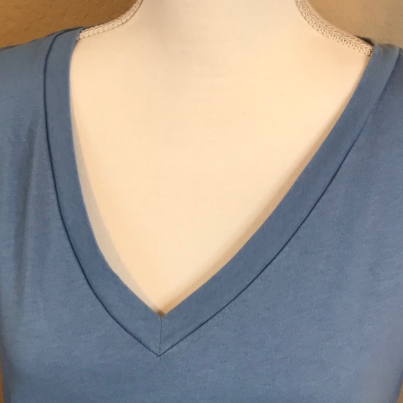 GAP Organic V-Neck Cotton T-Shirt - Picture 7 of 10